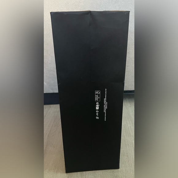 CHANEL Medium Paper Bag - Picture 7 of 8